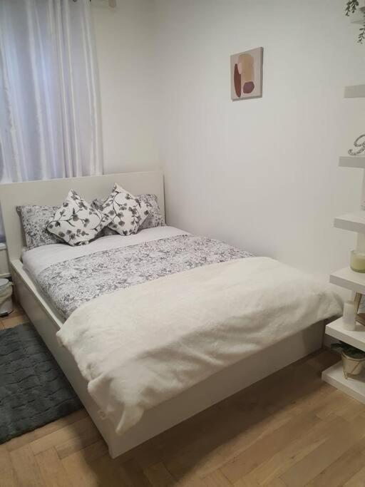 2 Bedroom Flat In Vauxhall, 런던 외부 사진