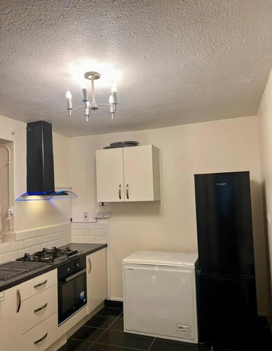 2 Bedroom Flat In Vauxhall, 런던 외부 사진
