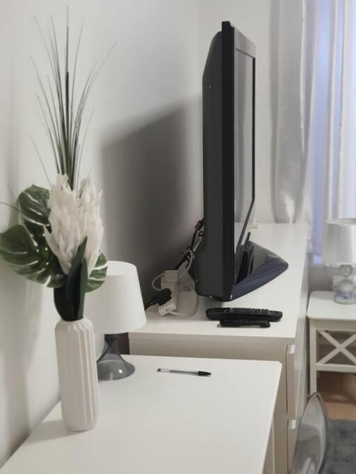 2 Bedroom Flat In Vauxhall, 런던 외부 사진
